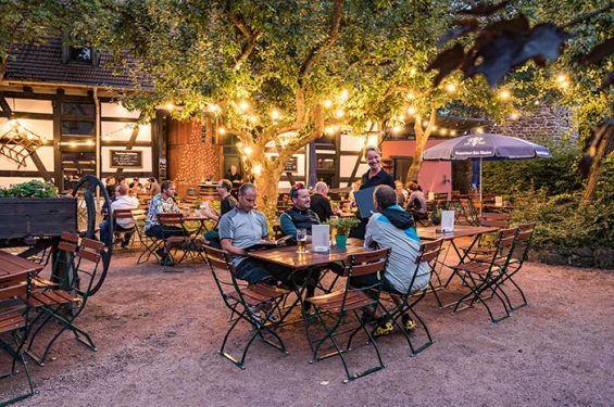 Gasthof-Storchenturm-Eisenach-Biergarten